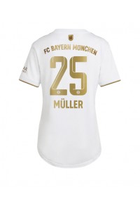 Fotbalové Dres Bayern Munich Thomas Muller #25 Dámské Venkovní Oblečení 2022-23 Krátký Rukáv